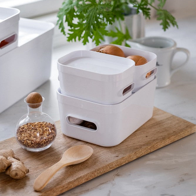 Caja pequeña apilable con tapa para almacenamiento en la nevera
